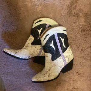 Dolce Vita cowboy booties sz 8
